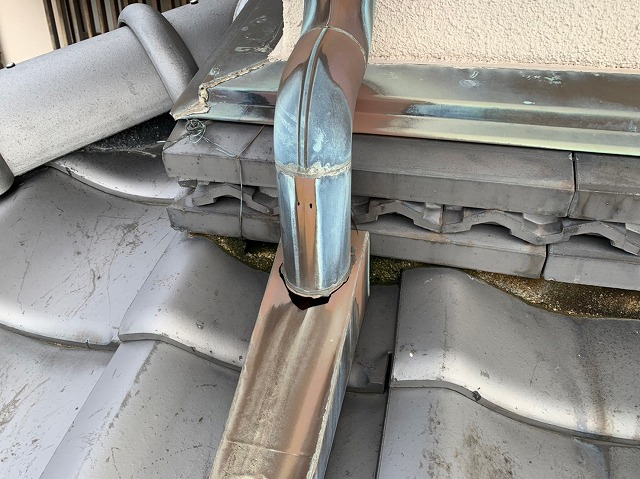 縦樋と這樋のジョイント部分腐食